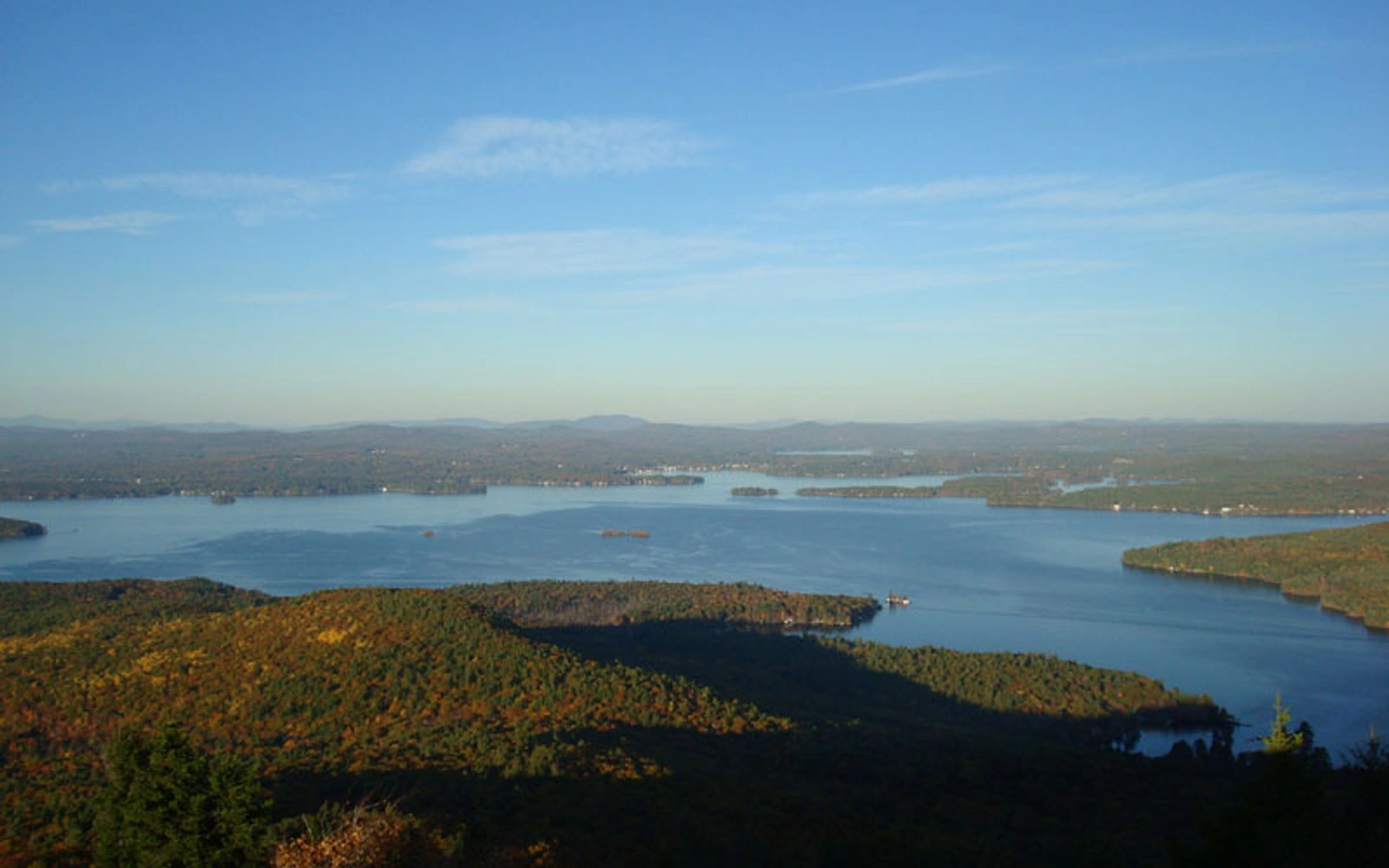 Lake area and mountain land in Derry